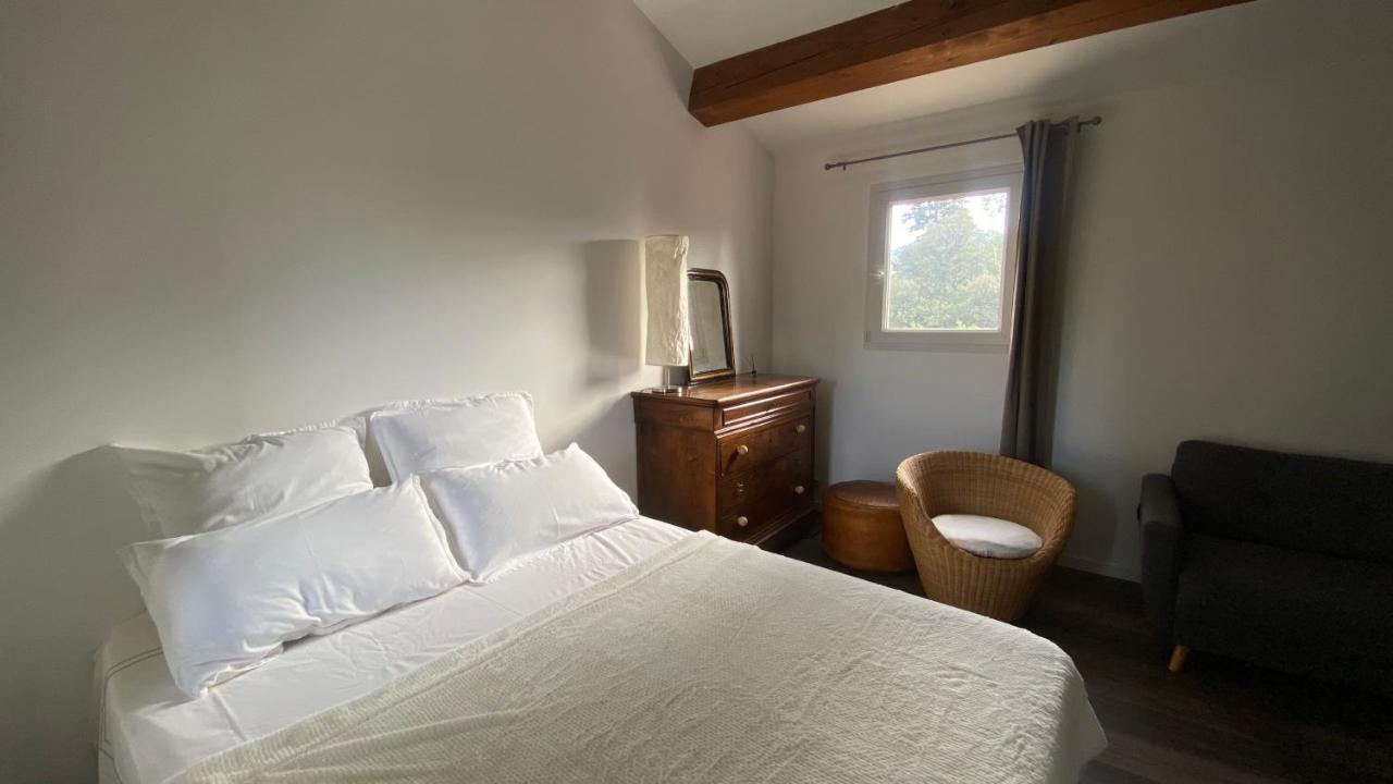 Les Magnolias Bed & Breakfast Marseille Bagian luar foto