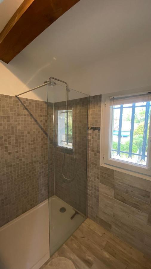 Les Magnolias Bed & Breakfast Marseille Bagian luar foto